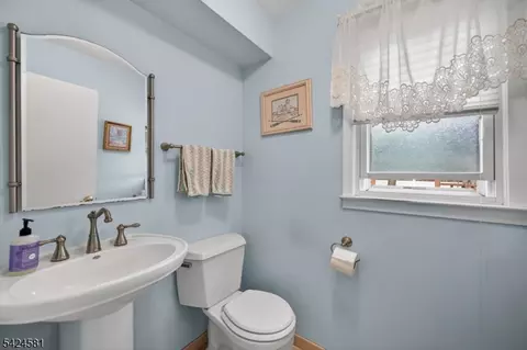7 Chicopee Dr, Wayne, NJ 07470 photo 16