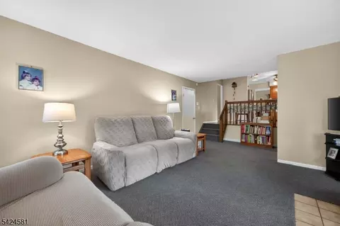 7 Chicopee Dr, Wayne, NJ 07470 photo 15