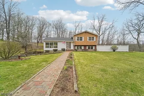 14 Scott Rd, Franklin, NJ 07416