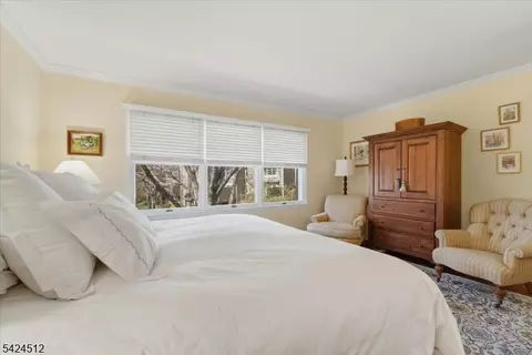 33 Eton Ct, Bedminster, NJ 07921 photo 21