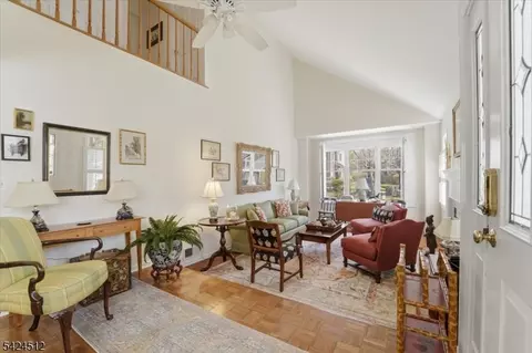 33 Eton Ct, Bedminster, NJ 07921 photo 5