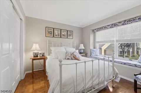 33 Eton Ct, Bedminster, NJ 07921 photo 28