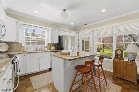 33 Eton Ct, Bedminster, NJ 07921 photo 10
