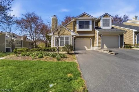 33 Eton Ct, Bedminster, NJ 07921