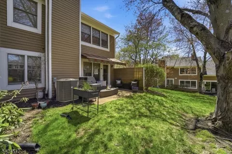 33 Eton Ct, Bedminster, NJ 07921 photo 31