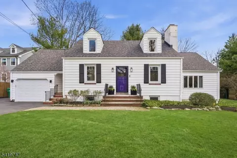 81 Mountain Ave, Mendham Boro, NJ 07945