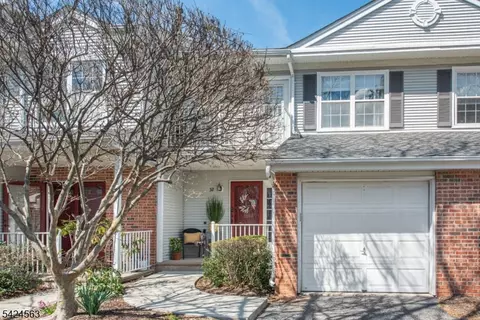 32 Birch Ter, Mount Arlington, NJ 07856