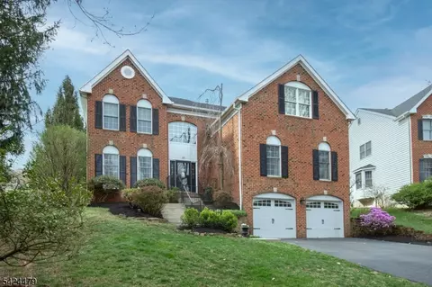 25 Sullivan Dr, Basking Ridge, NJ 07920