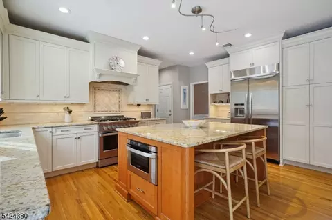 Kitchen - 13 Obrien Ct, Bedminster, NJ 07921 photo 5 of 6