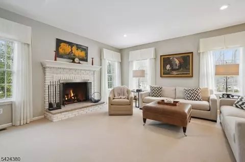 Living - 13 Obrien Ct, Bedminster, NJ 07921 photo 4 of 7