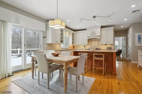 Kitchen - 13 Obrien Ct, Bedminster, NJ 07921 photo 2 of 6