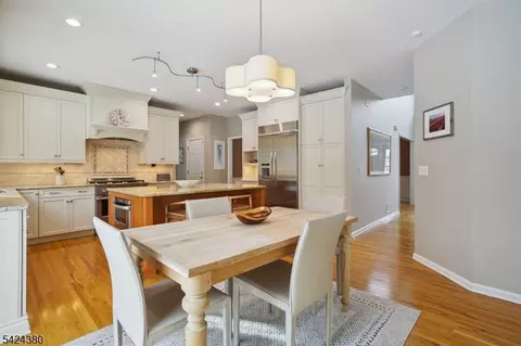 Dining - 13 Obrien Ct, Bedminster, NJ 07921 photo 2 of 4