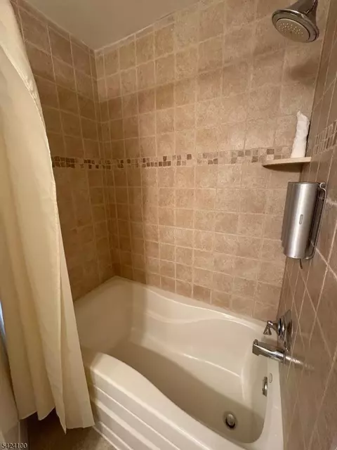 Bath - 2 Chamonix Dr #213, Vernon, NJ 07462 photo 2 of 2