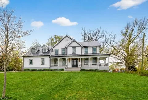 105 Woodfern Rd, Branchburg, NJ 08853