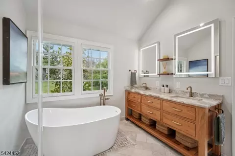 589 Highland Ave, Montclair, NJ 07043 photo 25