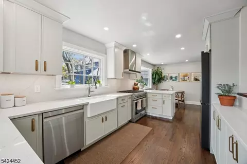 589 Highland Ave, Montclair, NJ 07043 photo 13