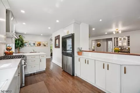 589 Highland Ave, Montclair, NJ 07043 photo 14