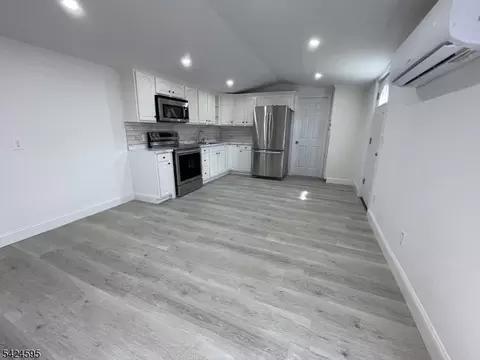 10 3rd St, Wayne, NJ 07470 photo 2