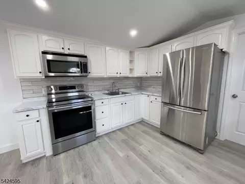10 3rd St, Wayne, NJ 07470 photo 3