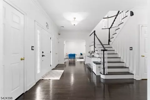8 Danielle Dr, Wayne, NJ 07470 photo 5