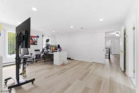 8 Danielle Dr, Wayne, NJ 07470 photo 28