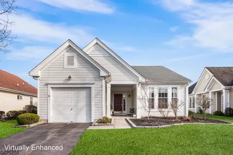 18 Kensington Cir, Belvidere, NJ 07823