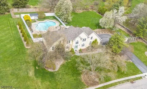 13 Wilson Way, Ringoes, NJ 08551