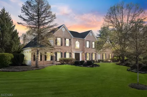 15 Montfort Dr, Belle Mead, NJ 08502