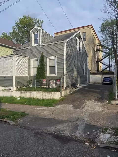 38 N 8th St, Paterson, NJ 07522