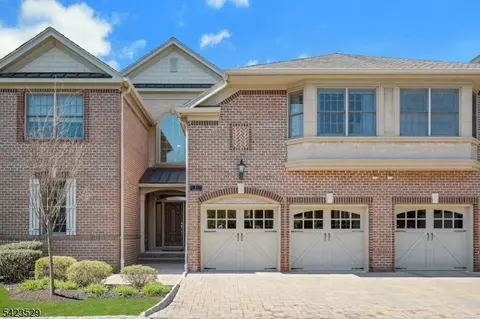 5 Green Way, New Providence, NJ 07974