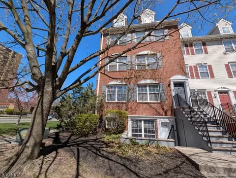 159 W Market St, Newark, NJ 07103