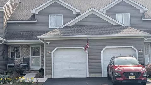 24 Sundance Ter, Hamburg, NJ 07419