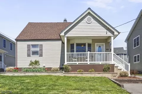 63 Coldevin Rd, Clark, NJ 07066