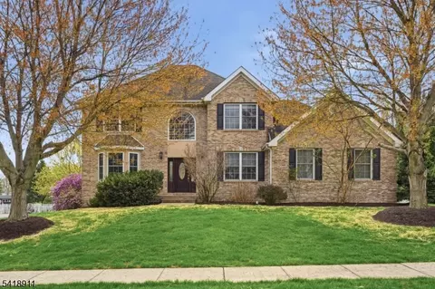 416 Daniel Dr, Stewartsville, NJ 08886