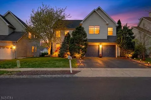 30 Aberdeen Dr, Old Bridge, NJ 08857