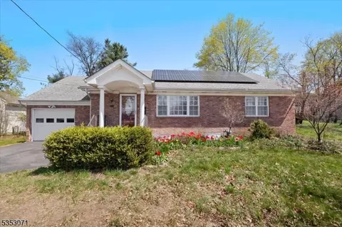 35 E Ridgewood Ave, Paramus, NJ 07652