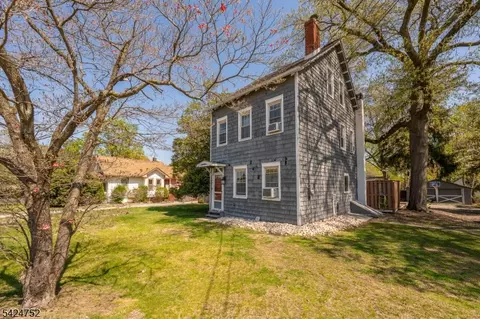 1401 Mount Holly Rd, Burlington, NJ 08016