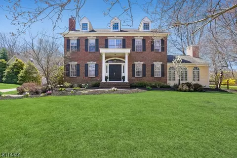 11 Highland Ave, Long Valley, NJ 07853