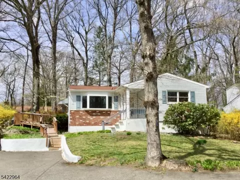 22 Homestead Rd, Lake Hopatcong, NJ 07849
