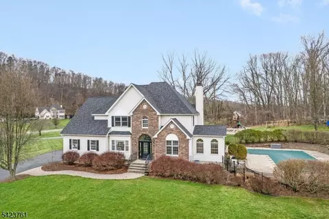 14 Fiddlers Way, Lafayette, NJ 07848