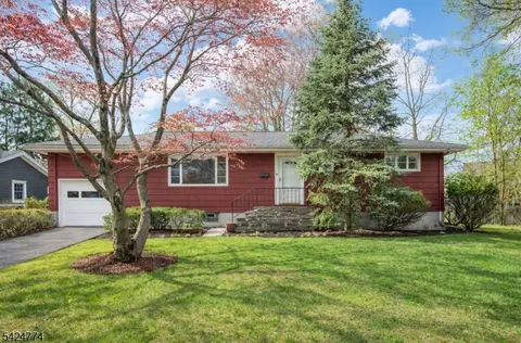 10 Laurel Pl, Caldwell, NJ 07006