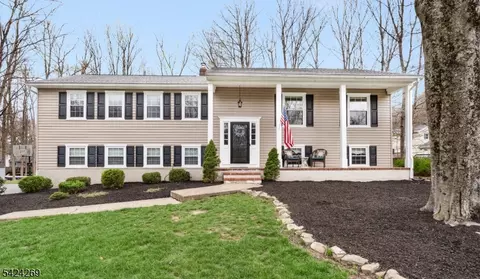 3 Beaver Dam Rd, Randolph, NJ 07869