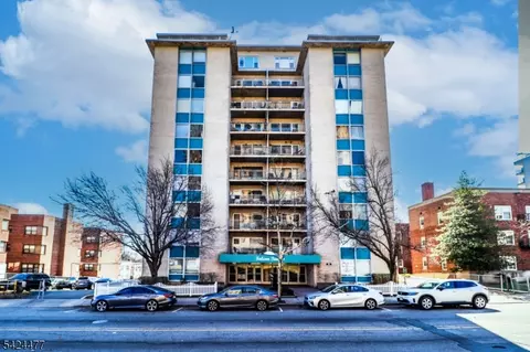 276 Prospect St #4D, East Orange, NJ 07017