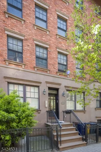 315 Grand St #3, Hoboken, NJ 07030