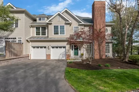 18 Loft Dr, Martinsville, NJ 08836