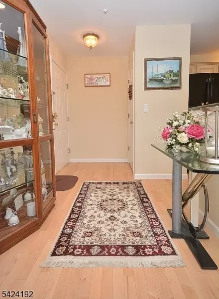 50 Potomac Dr, Basking Ridge, NJ 07920