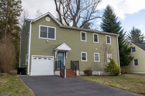 31 Lakeview Rd, Sparta, NJ 07871