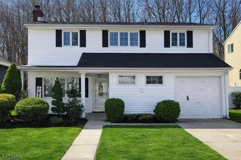 25 Morsell Pl, Old Bridge Twp, NJ 08857