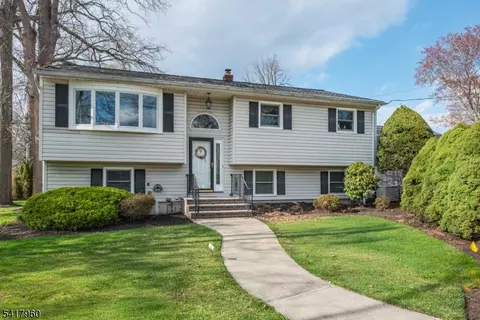 39 Homestead Ave, East Hanover, NJ 07936