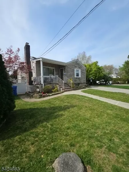 431 Terhune Ave, Paramus, NJ 07652 photo 3